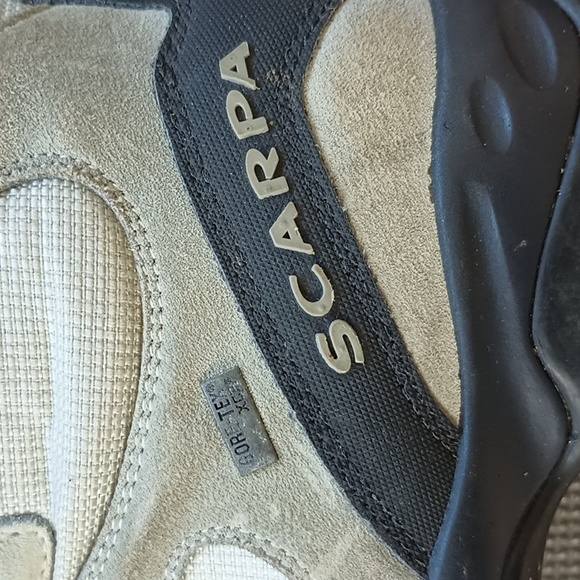 Women's 8.5 Scarpa Hiking Boots - Grey & Black - Picture 7 of 12